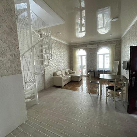 Центр Города Батуми Apartment Rustaveli 13 Luaran gambar