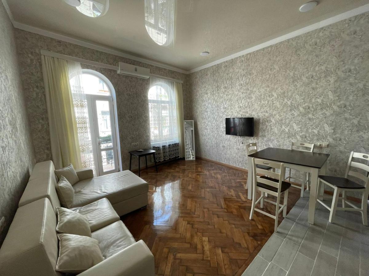 Центр Города Батуми Apartment Rustaveli 13 Luaran gambar